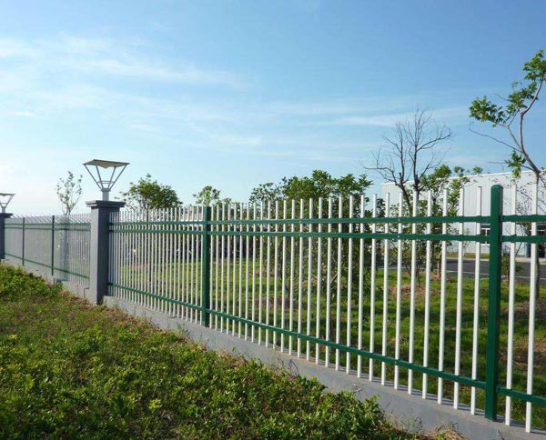 十堰鋅鋼護(hù)欄會(huì)生銹嗎？生銹是什么原因造成